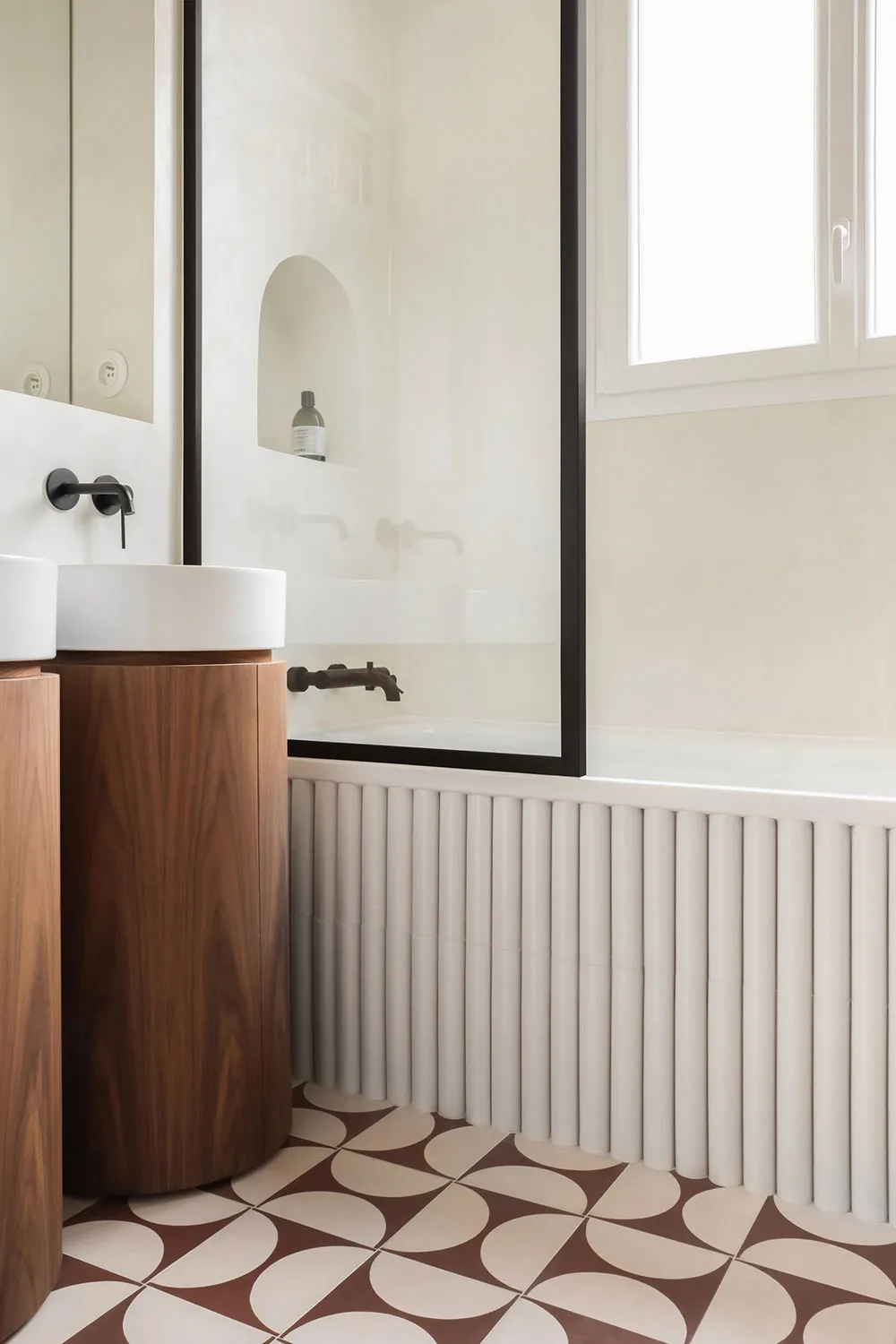 Design élégant de appartements classiques pour une jeune famille à Paris - Gallery image 12