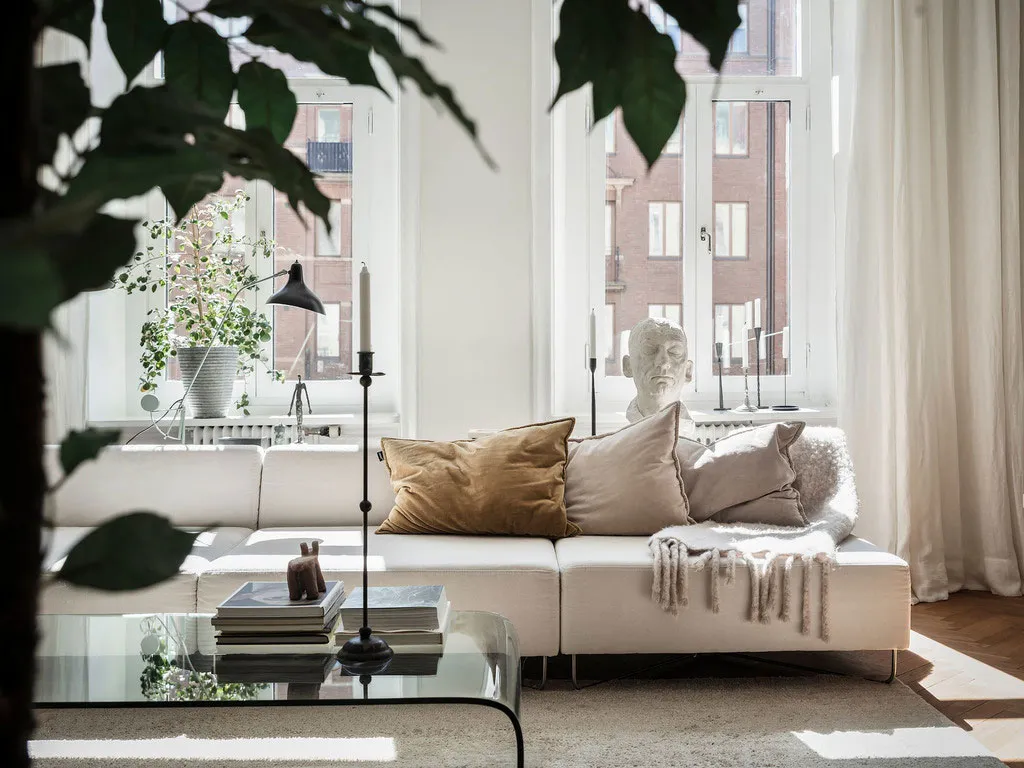 Простор и элегантность: большая и светлая квартира в Швеции - Gallery image 27