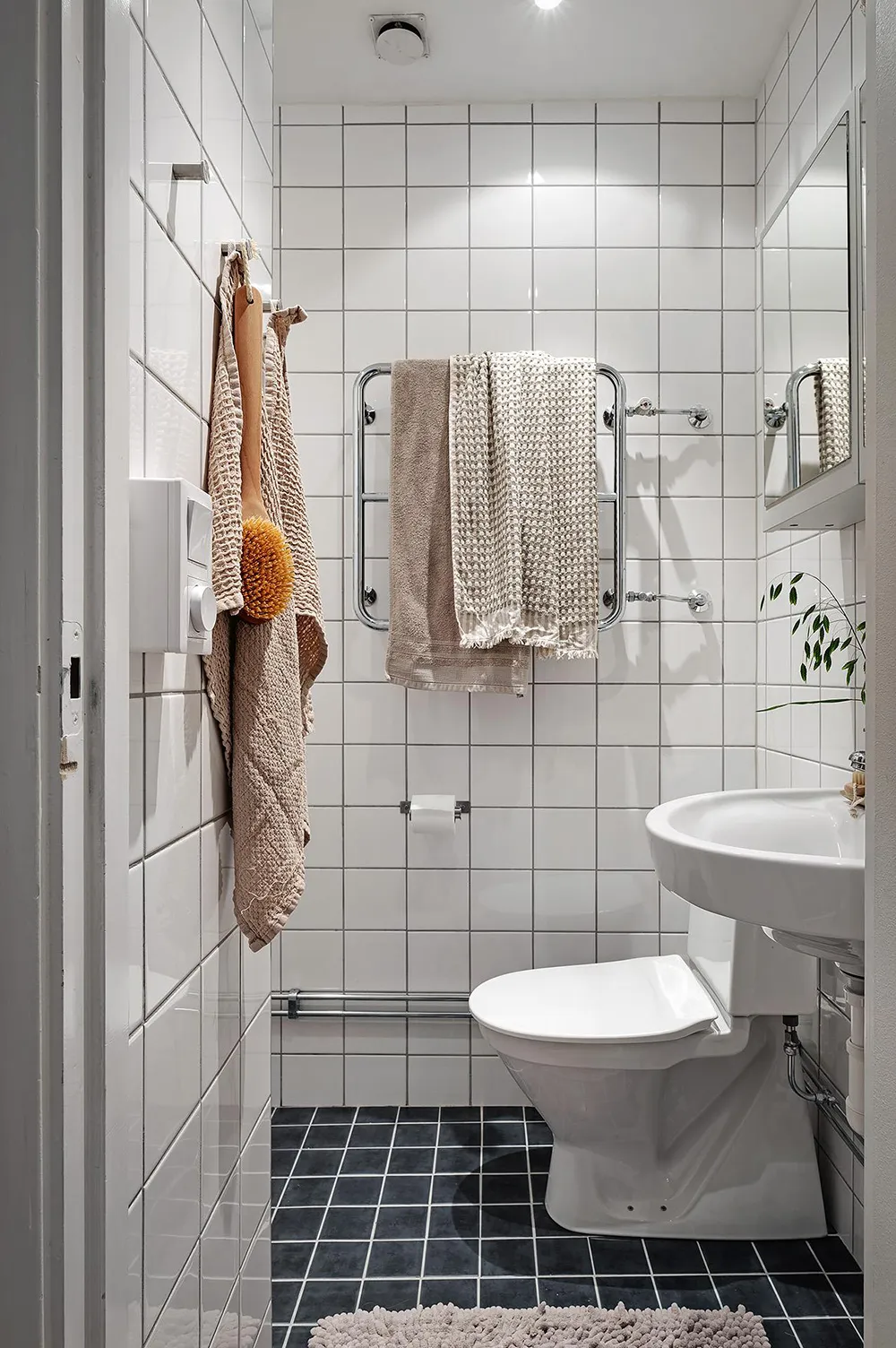 Bright Scandinavian Interior with Pleasant Bright Decor (39 sq. m) - Gallery image 24