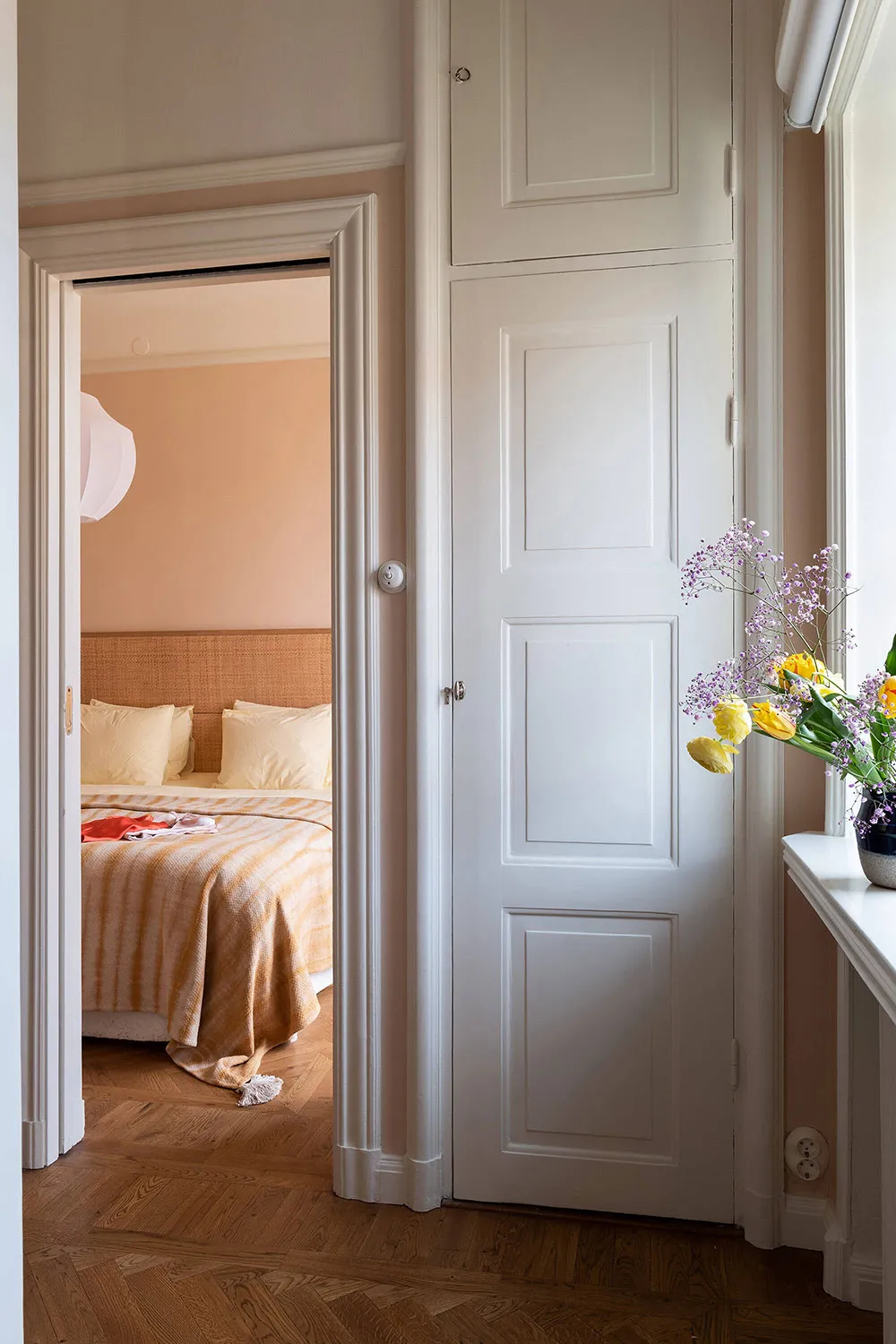 Élégance et simplicité dans le design d'un appartement moderne à Stockholm - Gallery image 18