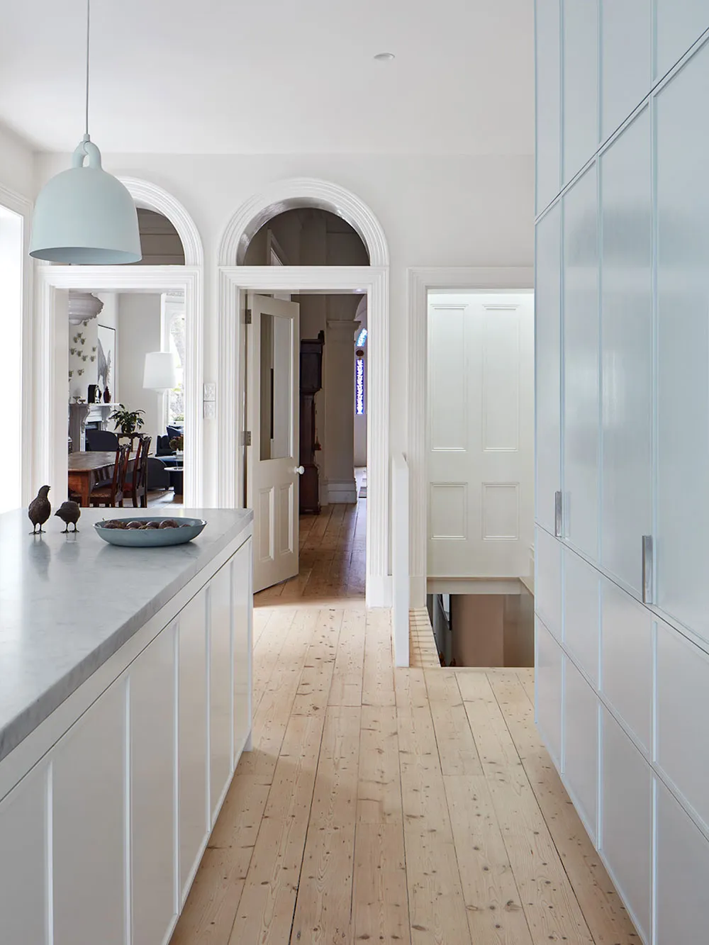 Architecture That Inspires: Bright Interiors of a Magnificent House in Melbourne - Gallery image 3