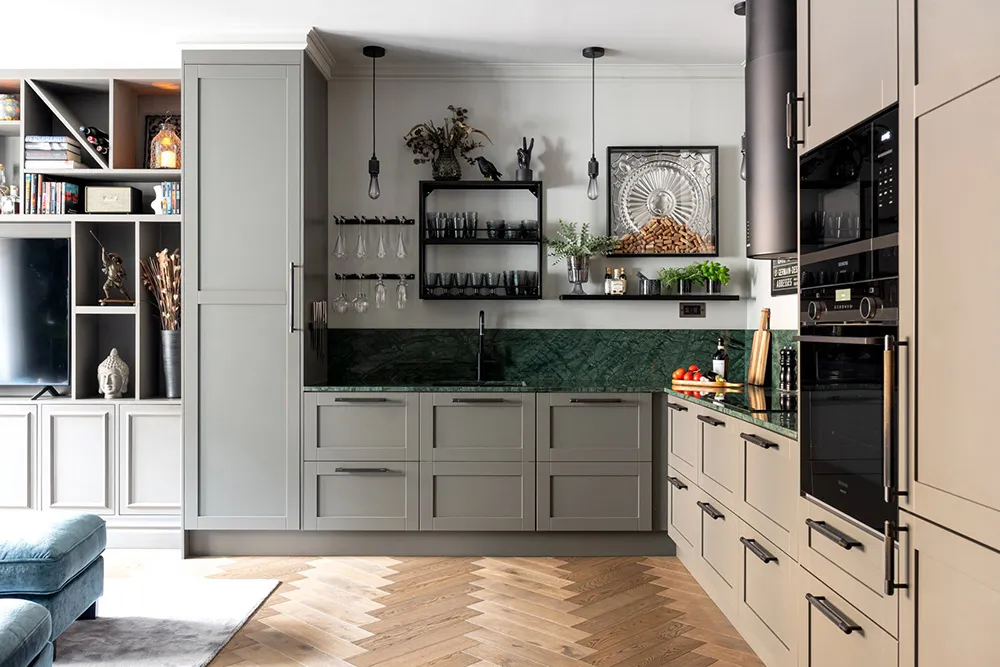 Styles et tons gris avec une cloison en verre : studio en Suède à Stockholm (54 m²) - Gallery image 14