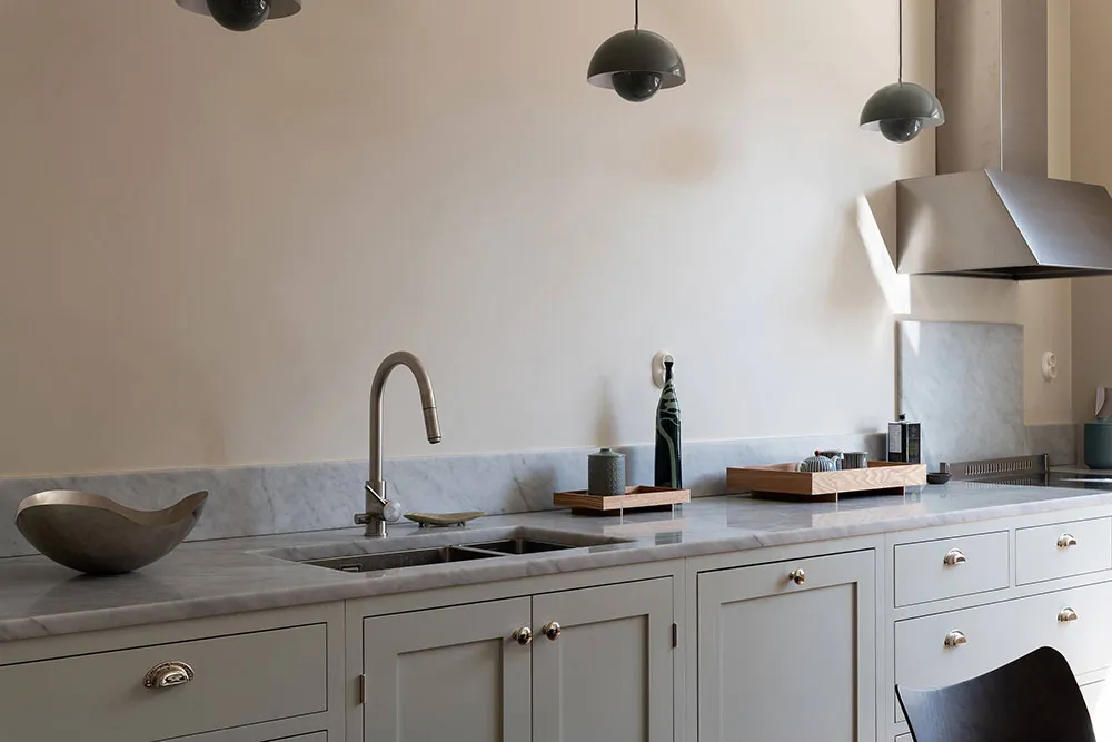 Élégance et simplicité dans le design d'un appartement moderne à Stockholm - Gallery image 6