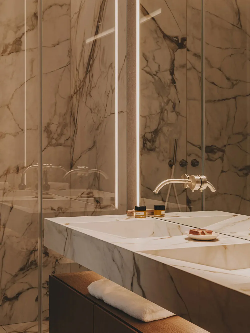 Tonos suaves y decoración moderna en una elegante apartamento en Valencia - Gallery image 17