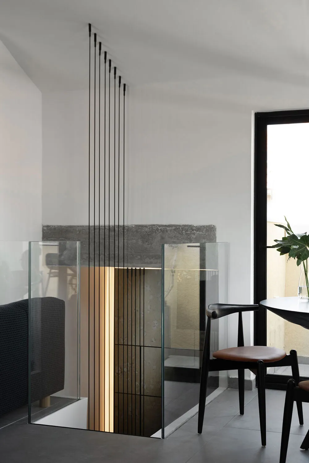 Black and White Minimalism in Duplex Design in Tel Aviv - Gallery image 10