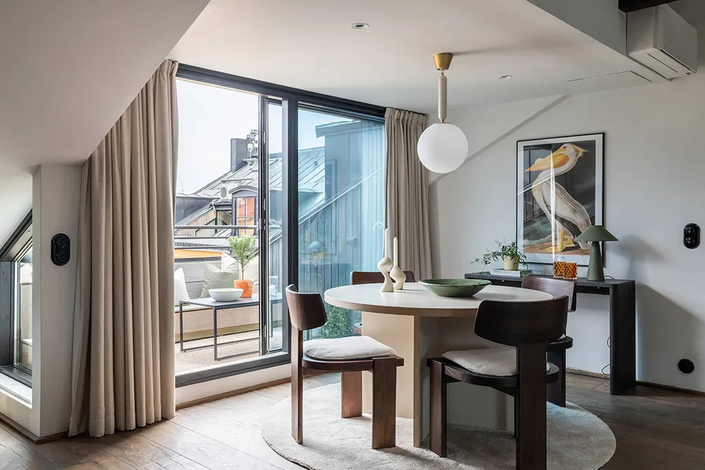 Increíble apartamento de ático con dormitorio dramático y terraza (81 m²) - Gallery image 2