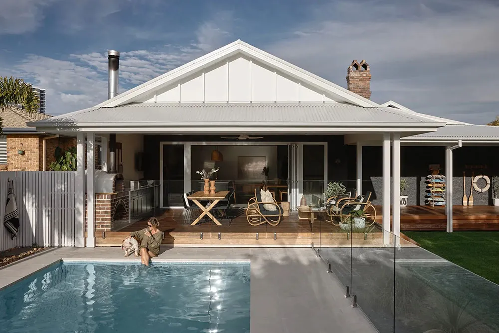 Interiores ligeros de un pequeño bungaló en la costa de Australia - Gallery image 19