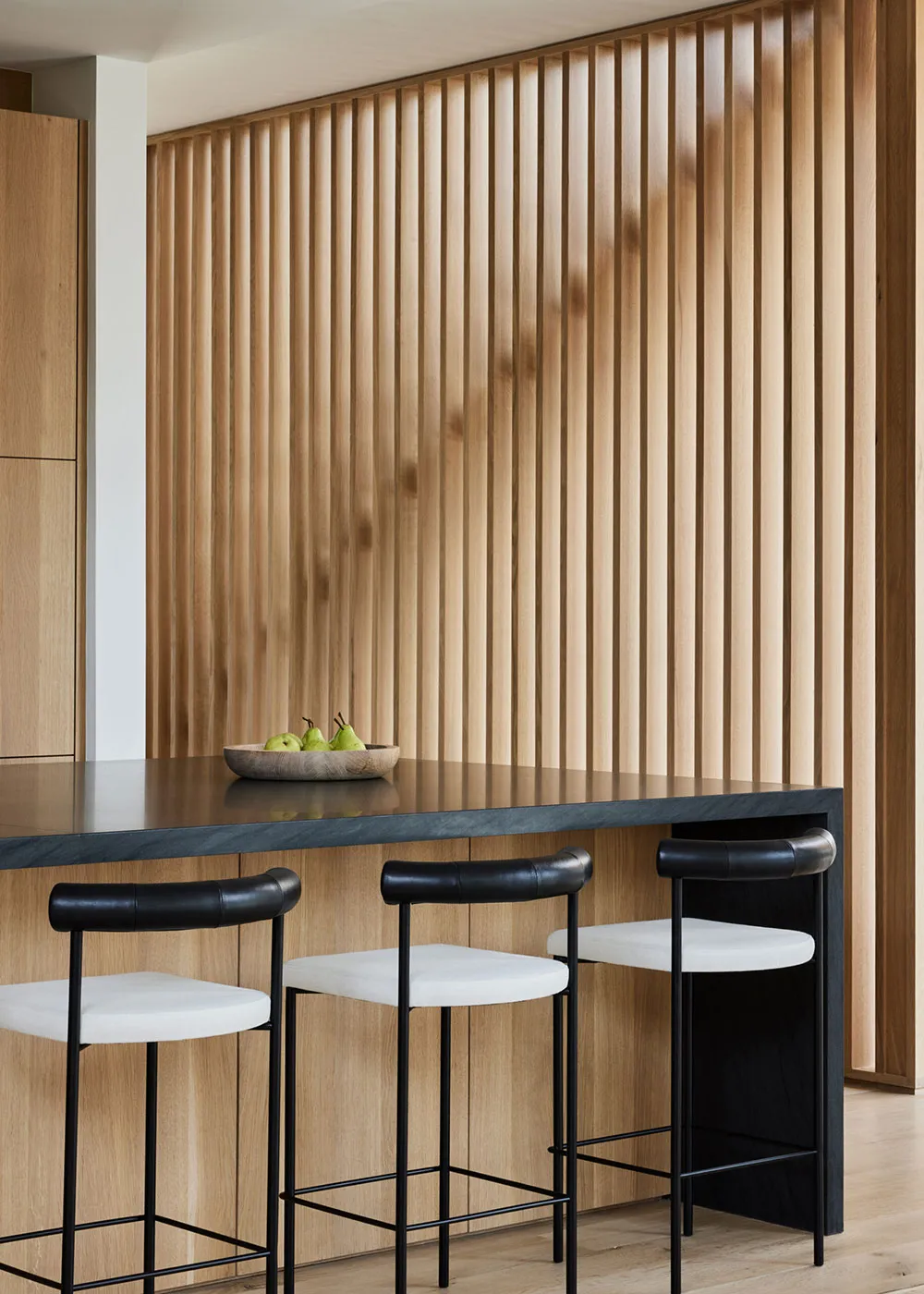 Elegancki nowoczesny design z obfitym użyciem drewna na Long Island - Gallery image 5