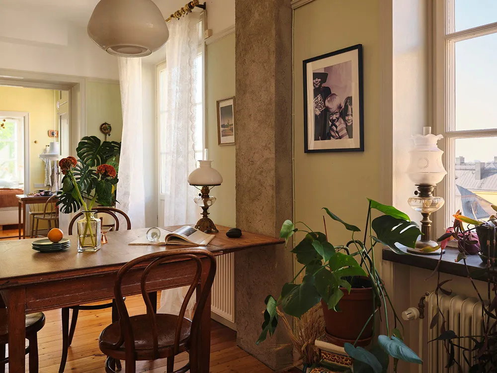 Summer Paints and Bold Posters: Light Eclecticism in Stockholm (52 sq. m) - Gallery image 13
