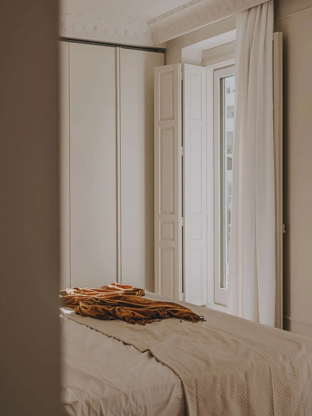 Tonos suaves y decoración moderna en una elegante apartamento en Valencia - Gallery image 14