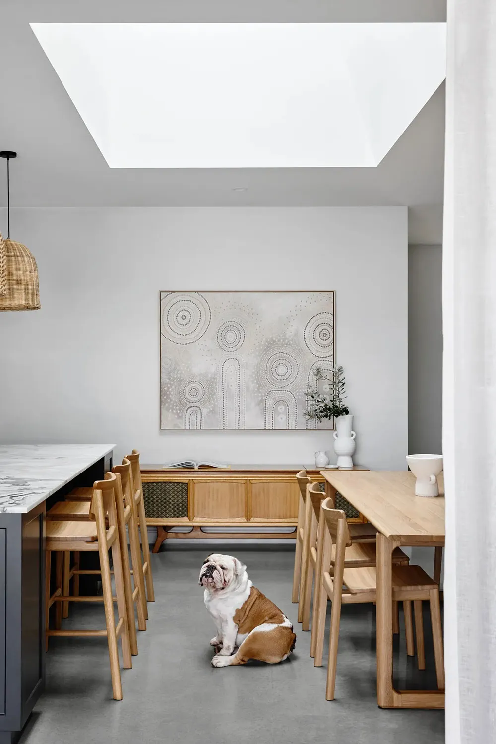 Interiores ligeros de un pequeño bungaló en la costa de Australia - Gallery image 10