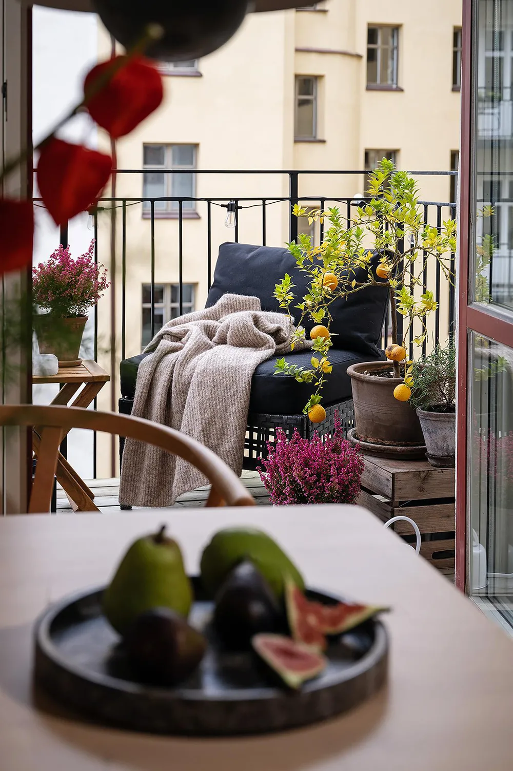 Bright Scandinavian Interior with Pleasant Bright Decor (39 sq. m) - Gallery image 13