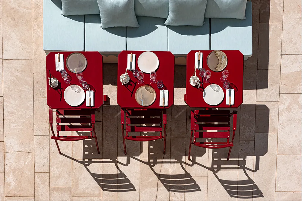 Полоски и смелые краски: стильный отель Regina Experimental на берегу океана - Gallery image 12