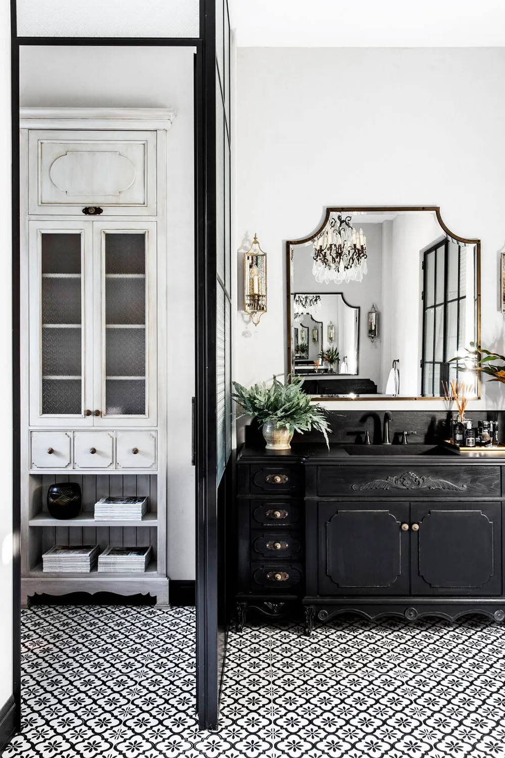 Beau maison en pierre en Israël avec beaucoup de blanc dans les intérieurs - Gallery image 20