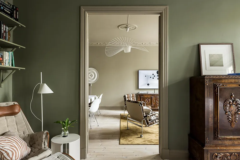 Стильные оттенки бежевого и зеленого в дизайне шведской квартиры (93 кв. м) - Gallery image 14