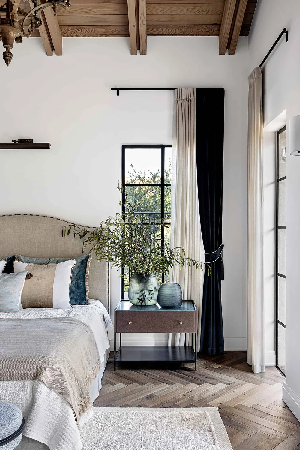 Beautiful Update of a Vintage Farmhouse in Israel - Gallery image 15