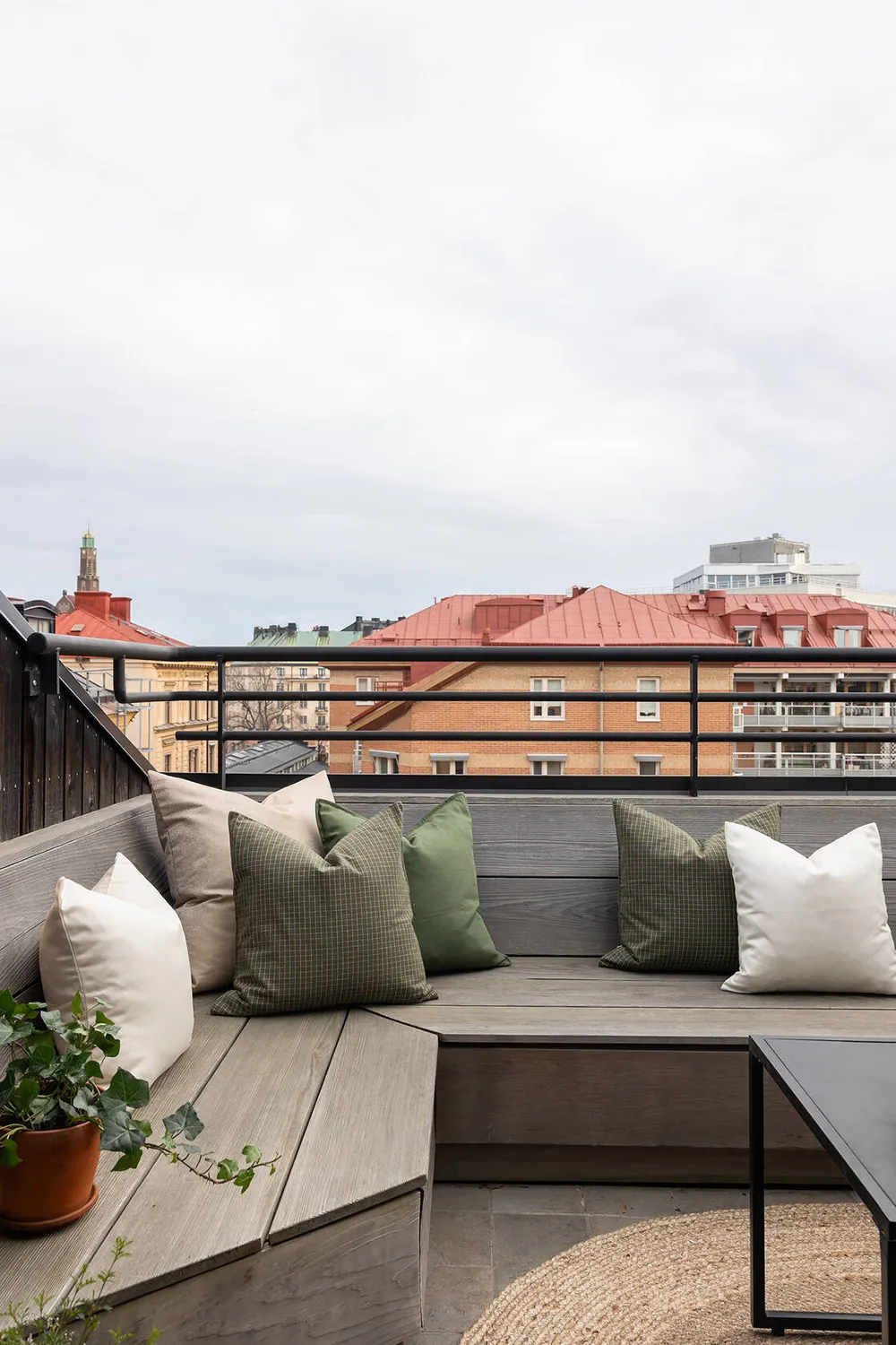 Increíble apartamento de ático con dormitorio dramático y terraza (81 m²) - Gallery image 13