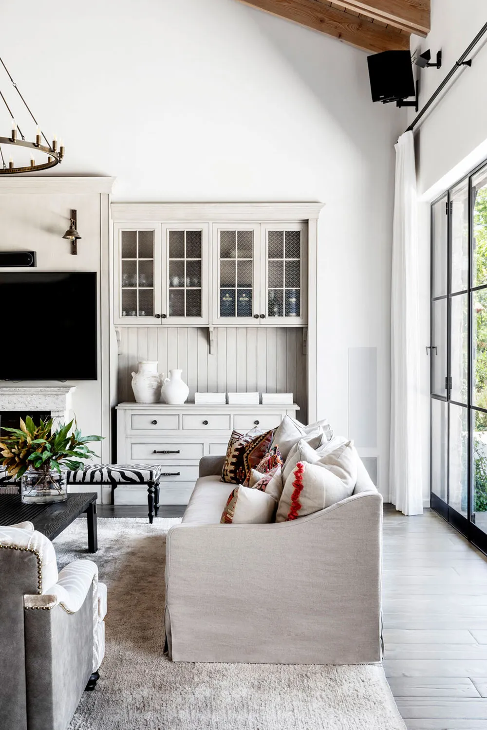 Beau maison en pierre en Israël avec beaucoup de blanc dans les intérieurs - Gallery image 11