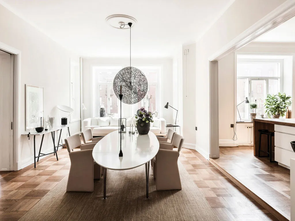 Простор и элегантность: большая и светлая квартира в Швеции - Gallery image 2
