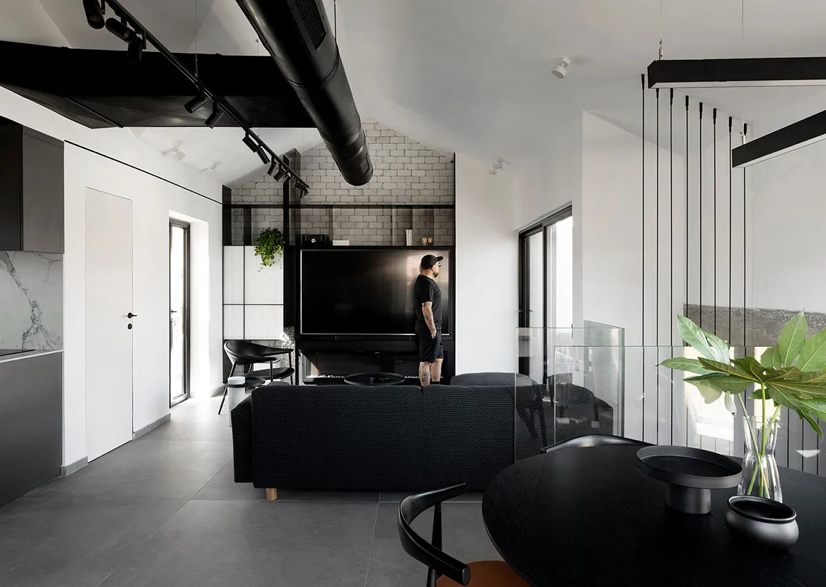 Black and White Minimalism in Duplex Design in Tel Aviv - Gallery image 3