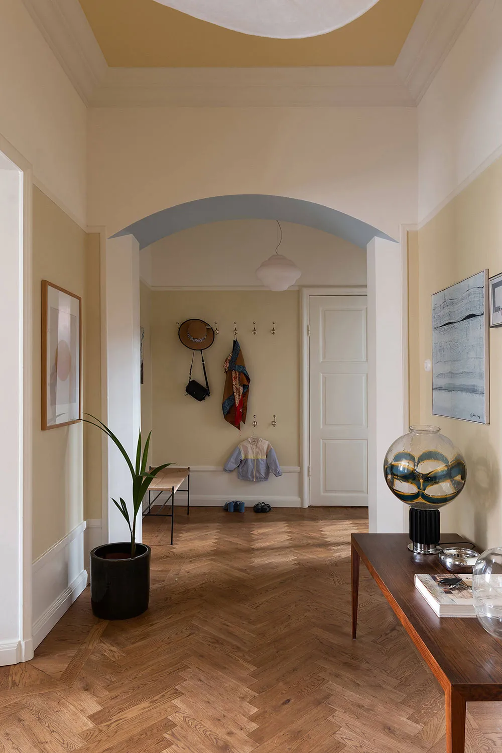 Élégance et simplicité dans le design d'un appartement moderne à Stockholm - Gallery image 24