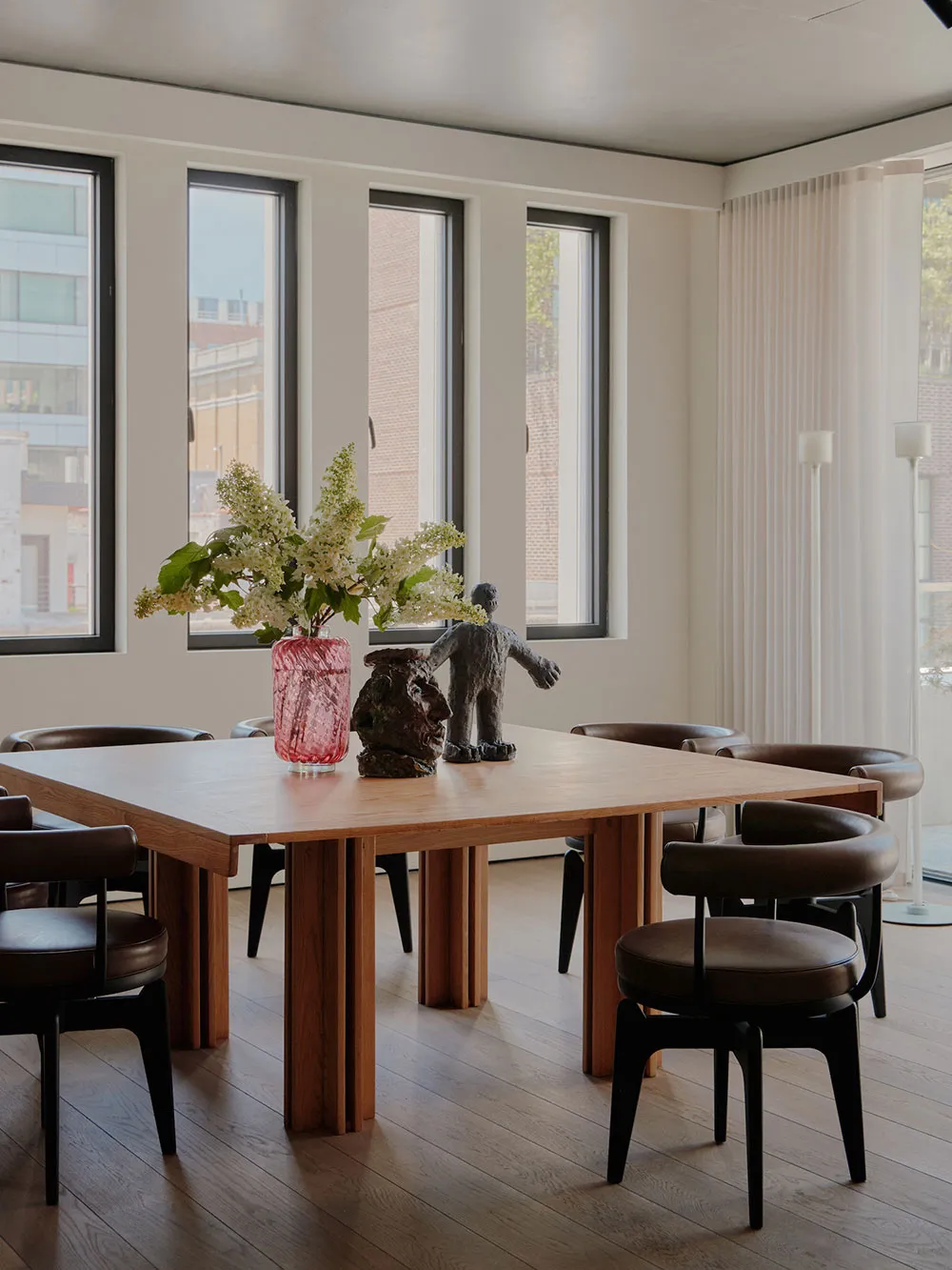 Gallery of Modern Art in Loft Design in New York - Gallery image 8