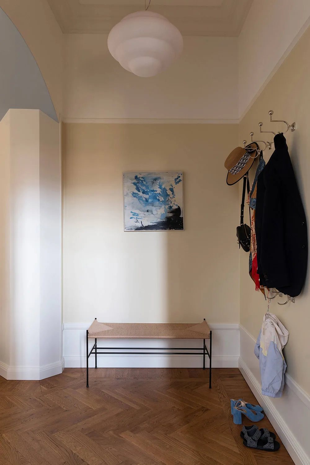 Élégance et simplicité dans le design d'un appartement moderne à Stockholm - Gallery image 25