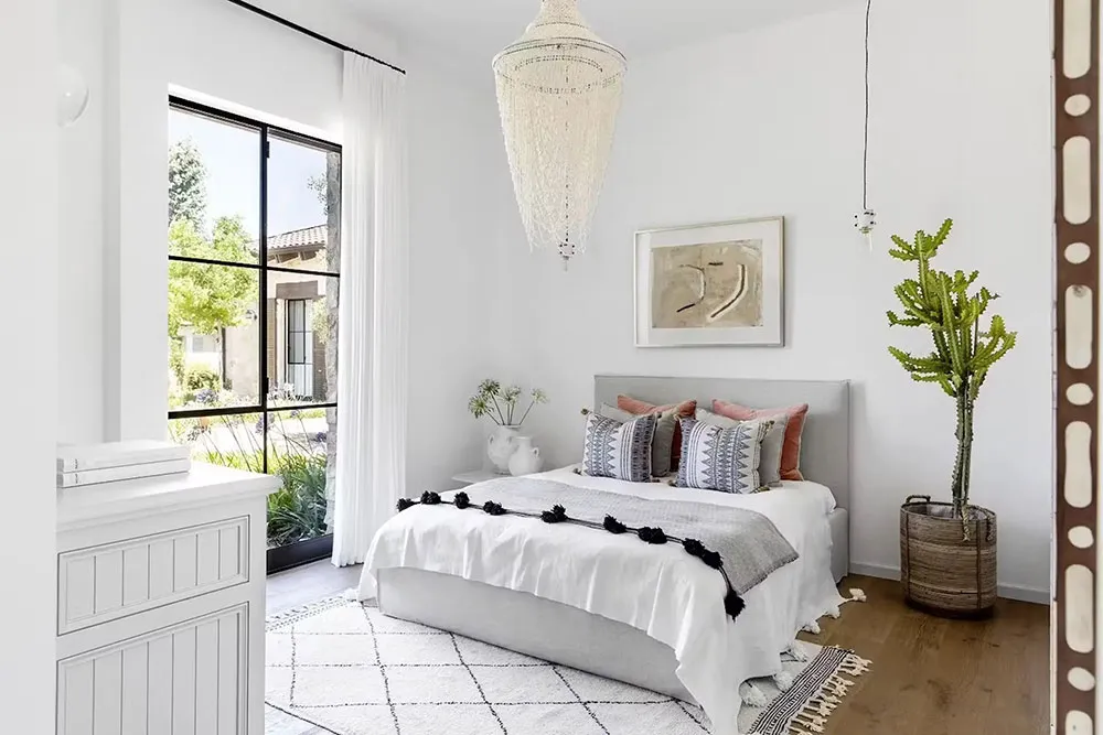 Beau maison en pierre en Israël avec beaucoup de blanc dans les intérieurs - Gallery image 17