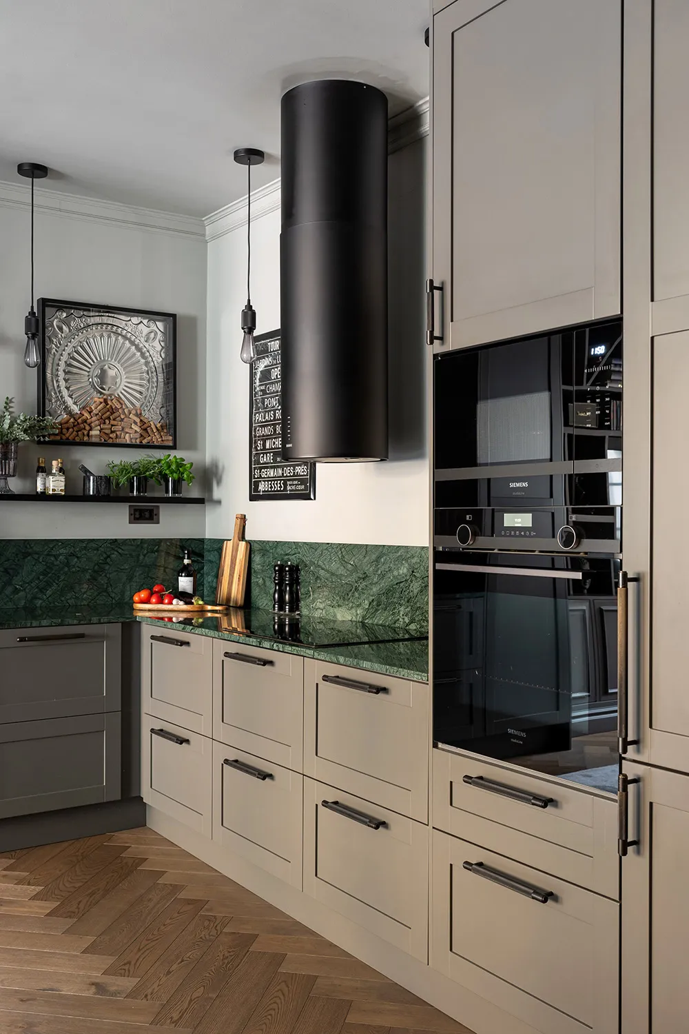 Styles et tons gris avec une cloison en verre : studio en Suède à Stockholm (54 m²) - Gallery image 17