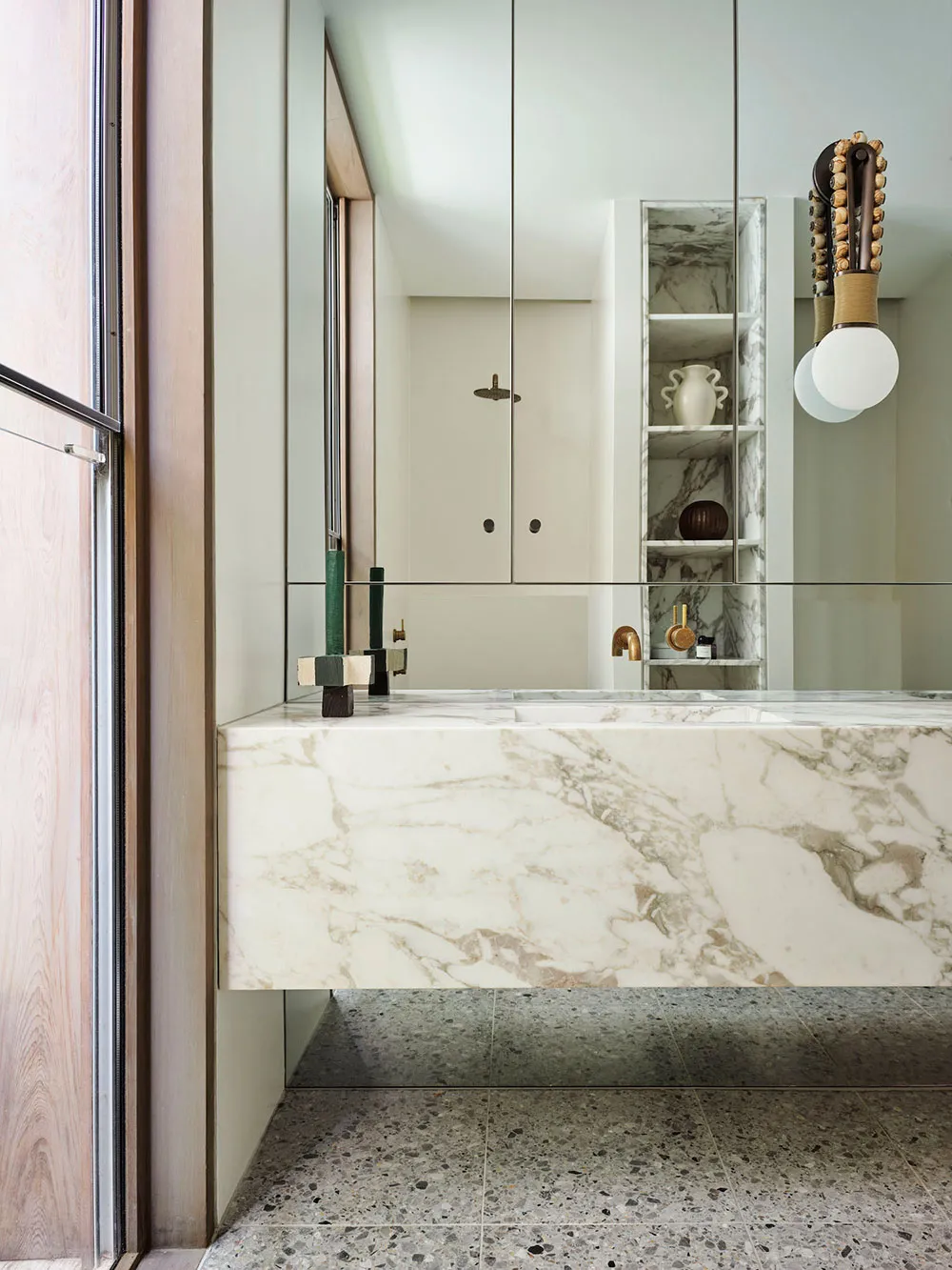 Diseño original y concepto abierto: una casa de playa brillante en Sídney - Gallery image 14