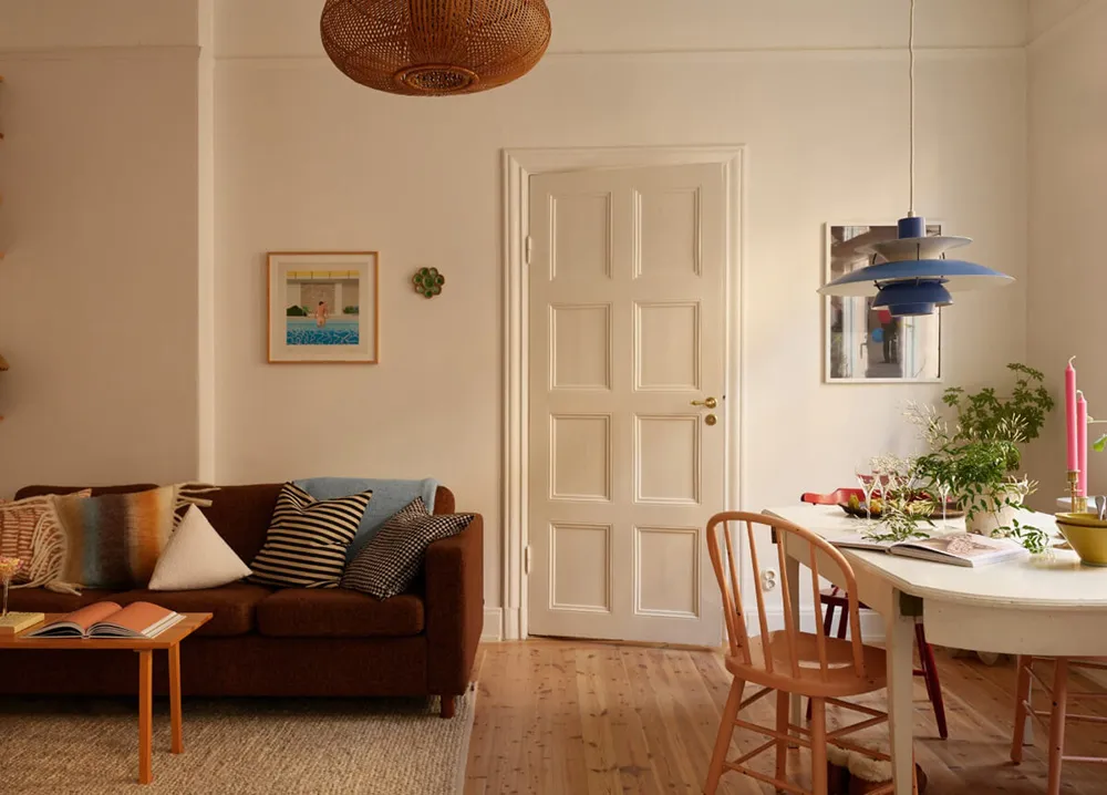 Естественный свет и яркие детали в интерьере небольшой скандинавской квартиры (58 кв. м) - Gallery image 2