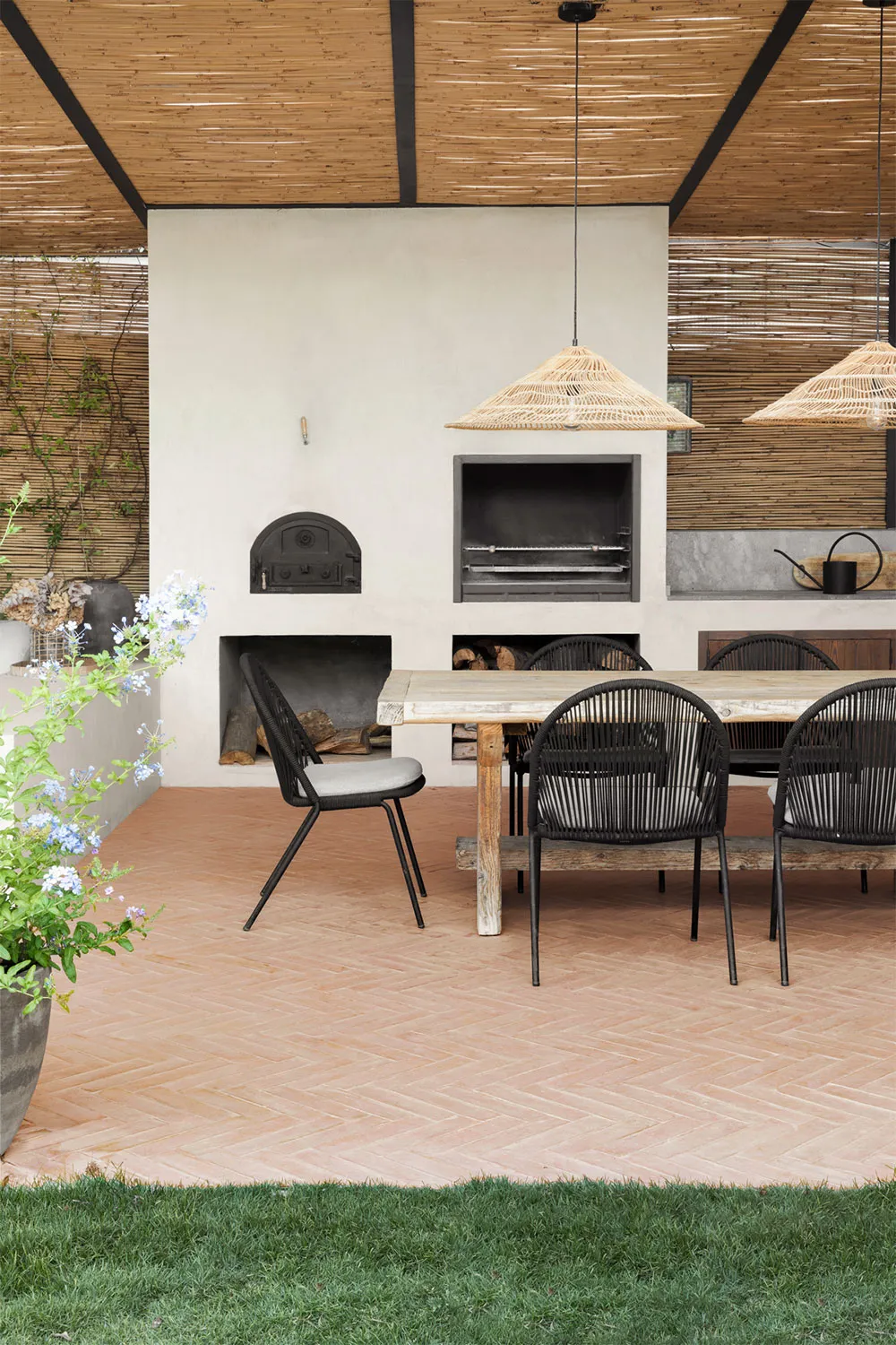 Interiores soleados y estilo atemporal: casa de verano en la costa de España - Gallery image 29