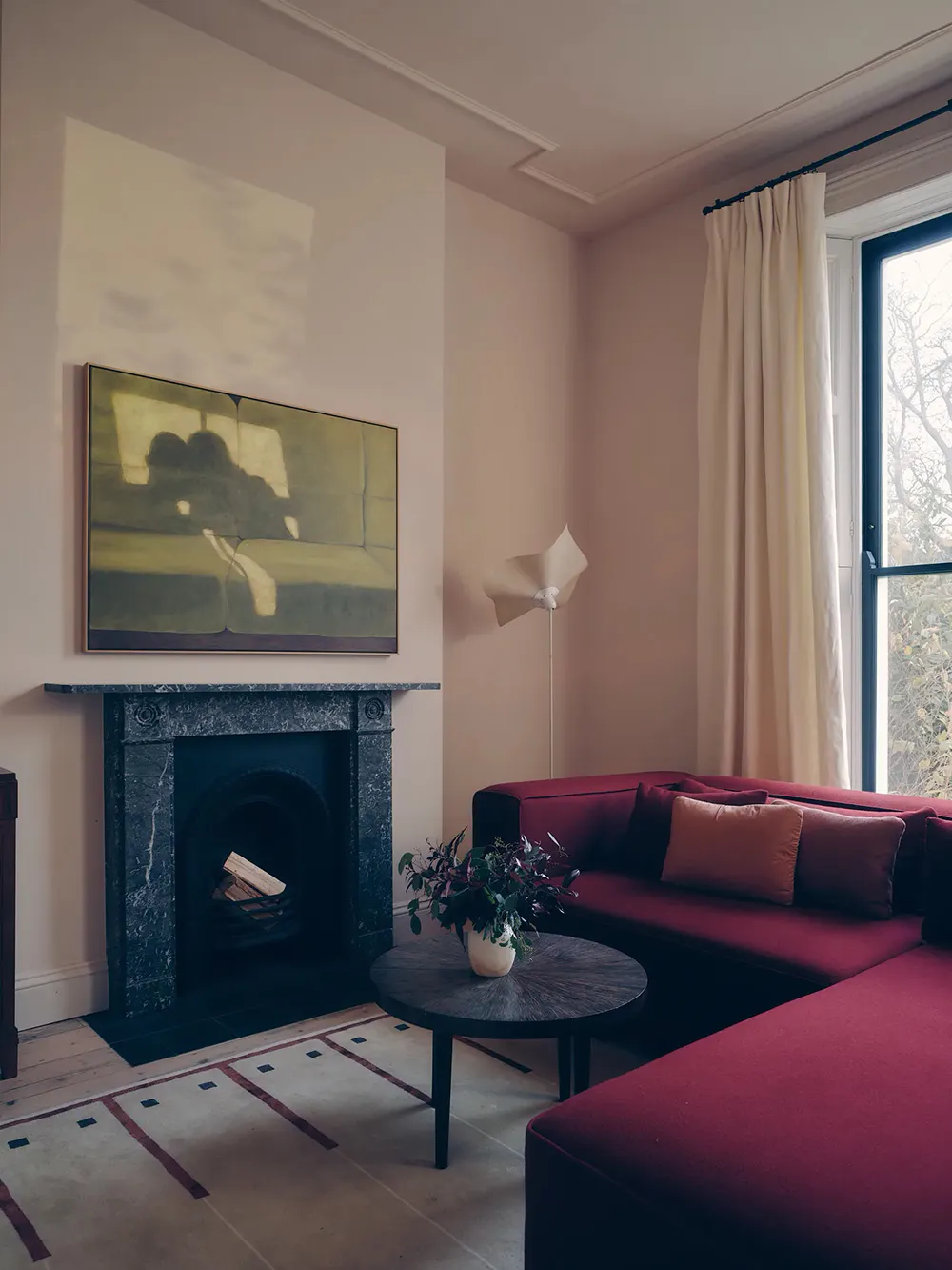 Elegant and Very Cozy Interior of a House in London - Gallery image 5