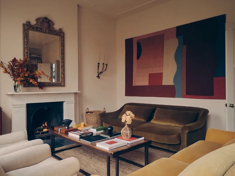 Elegant and Very Cozy Interior of a House in London - Gallery image 2