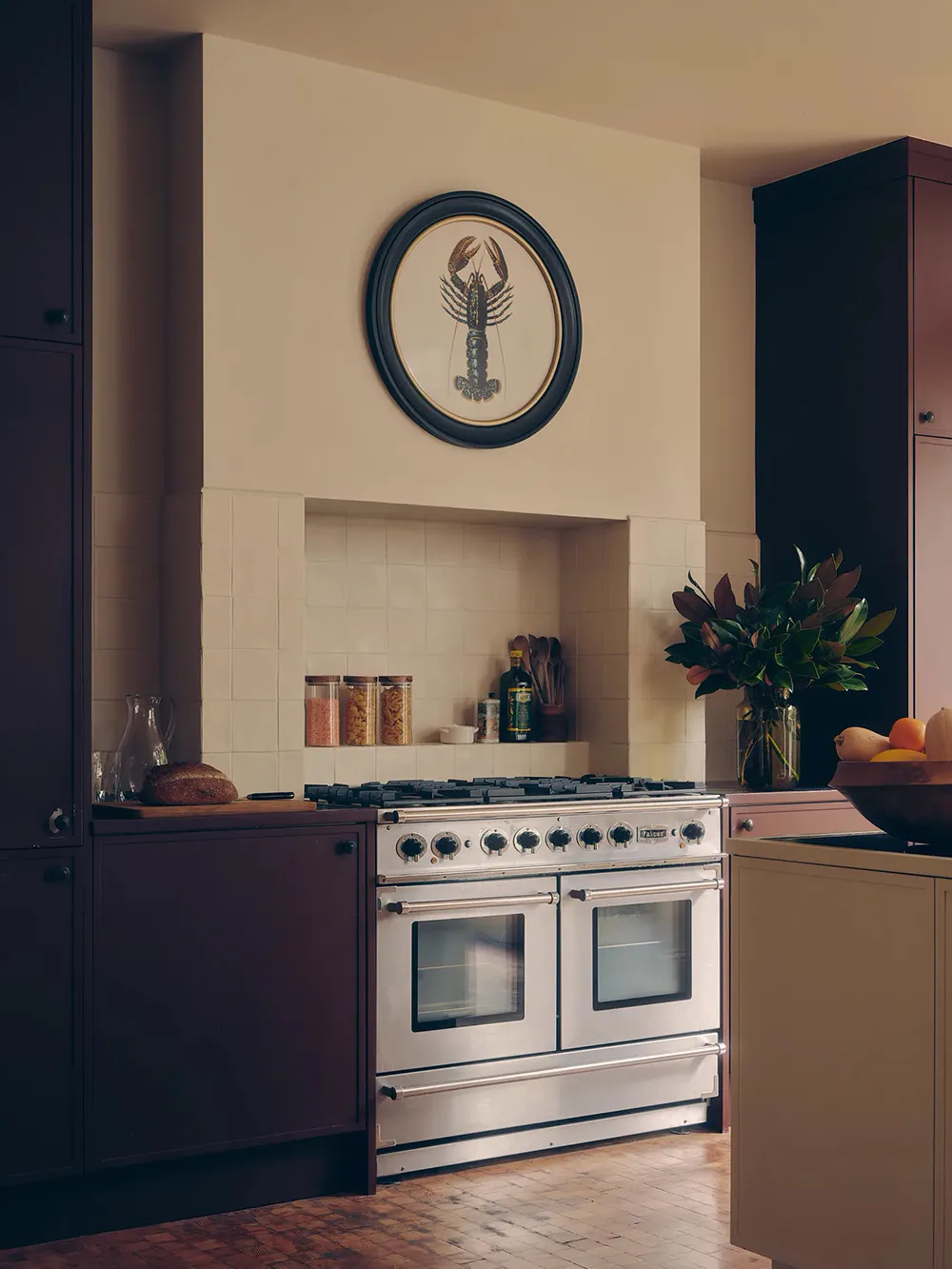 Elegant and Very Cozy Interior of a House in London - Gallery image 3