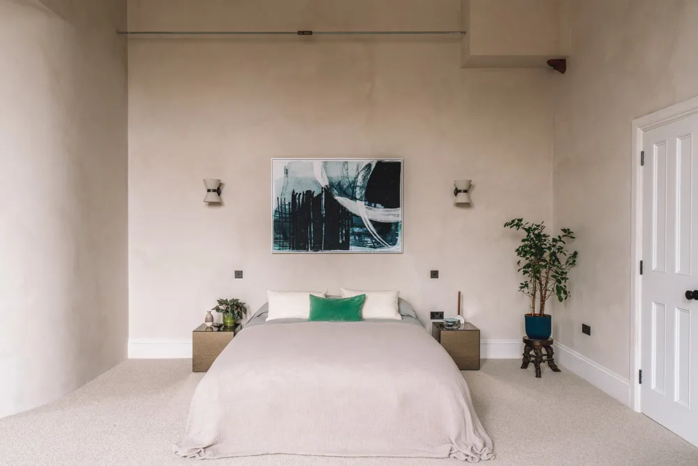 Earthy tones and minimalist design: apartment in a former school in England - Gallery image 6