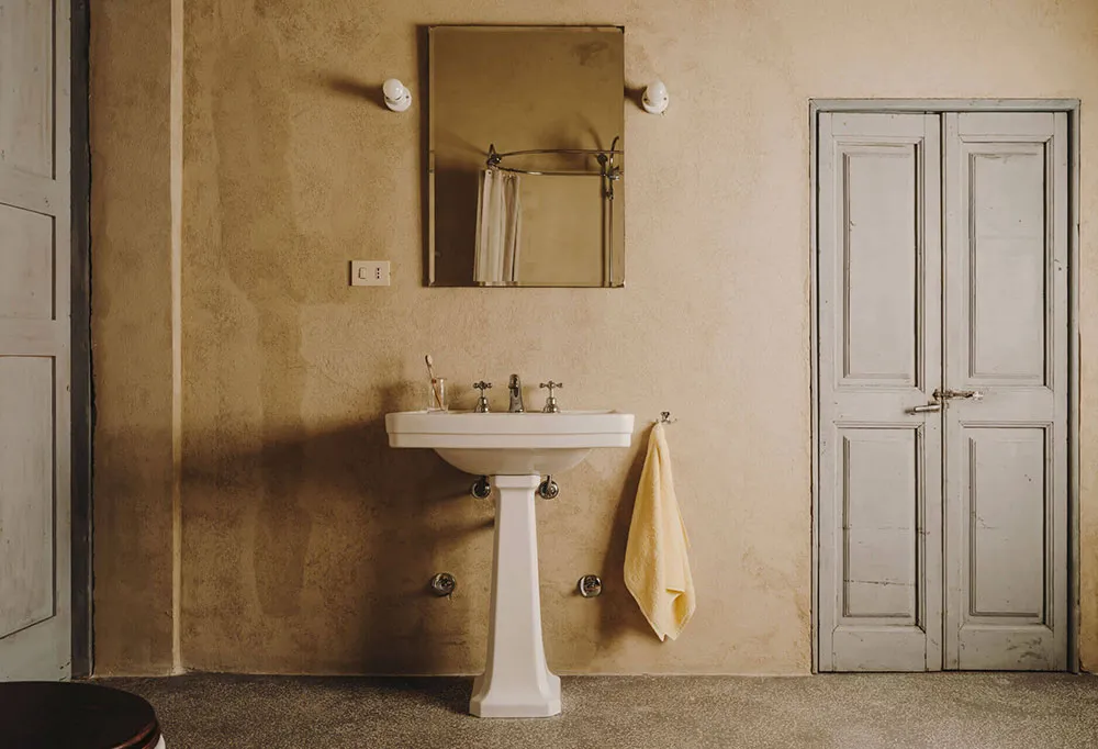 Kiedy nowoczesny design niezauważalnie wplata się w historyczny dom - Gallery image 19