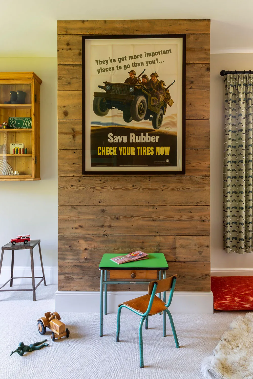 Green Accents in the Design of a Traditional Farmhouse in Southwest England - Gallery image 25