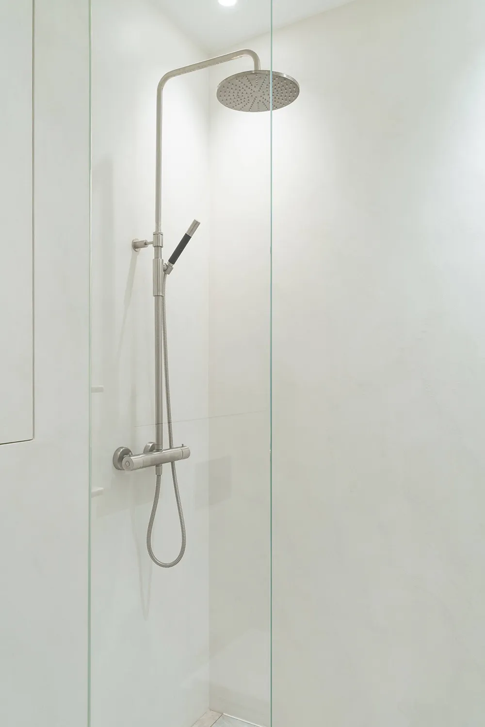 Bright and Elegant Scandinavian Interior in Stockholm (55 sqm) - Gallery image 19