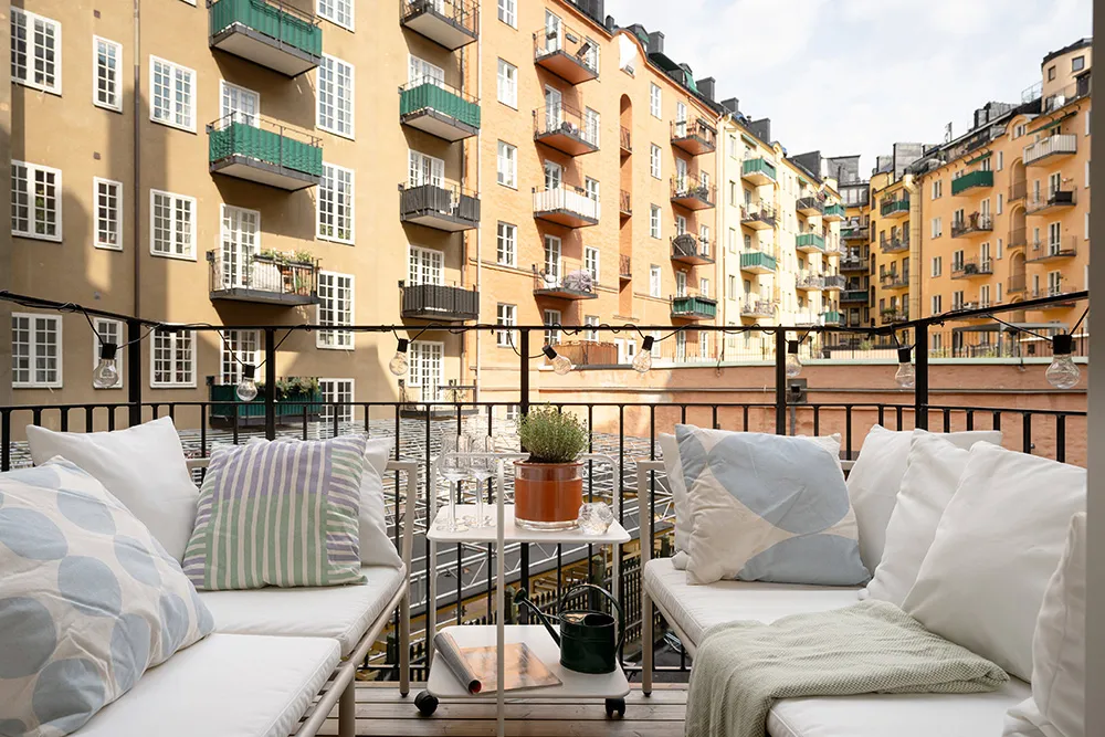 Bright and Elegant Scandinavian Interior in Stockholm (55 sqm) - Gallery image 15