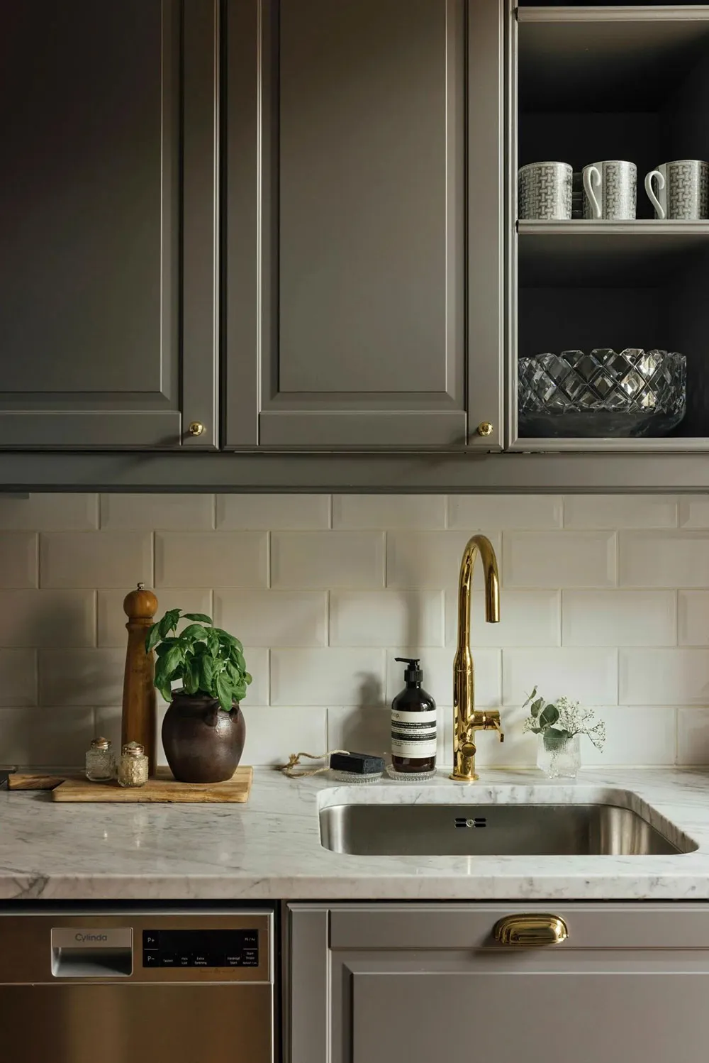 Peaceful and cozy interior of Elle magazine editor in Stockholm - Gallery image 7