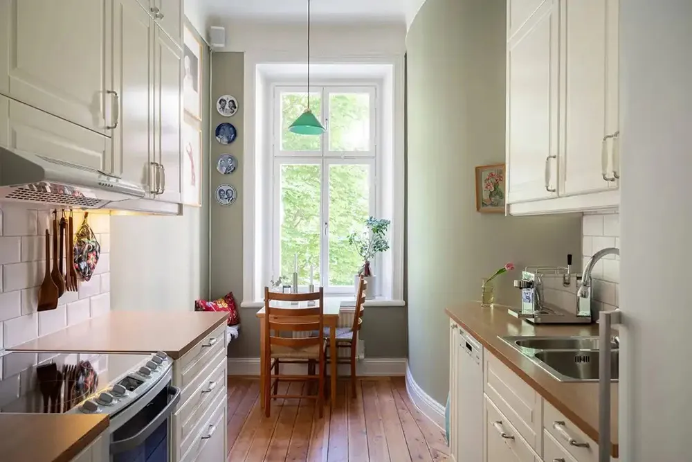 Інтер'єр не для всіх: синя квартира з червоними дверима в Стокгольмі (67 кв. м) - Gallery image 16