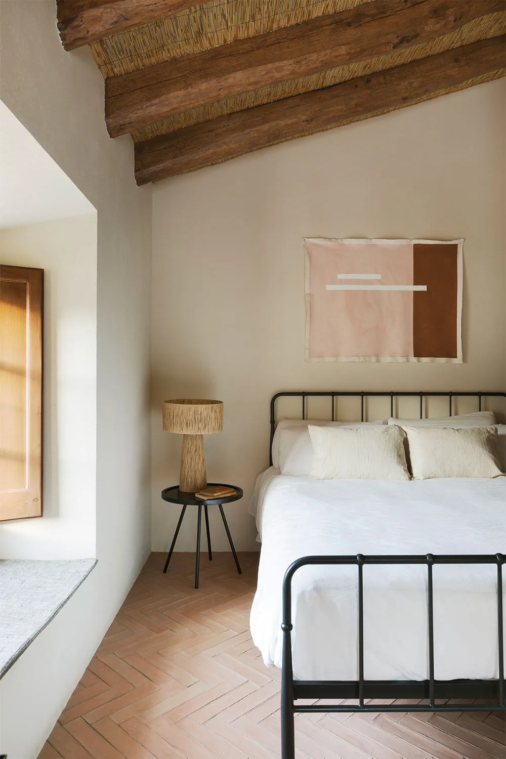 Interiores soleados y estilo atemporal: casa de verano en la costa de España - Gallery image 24