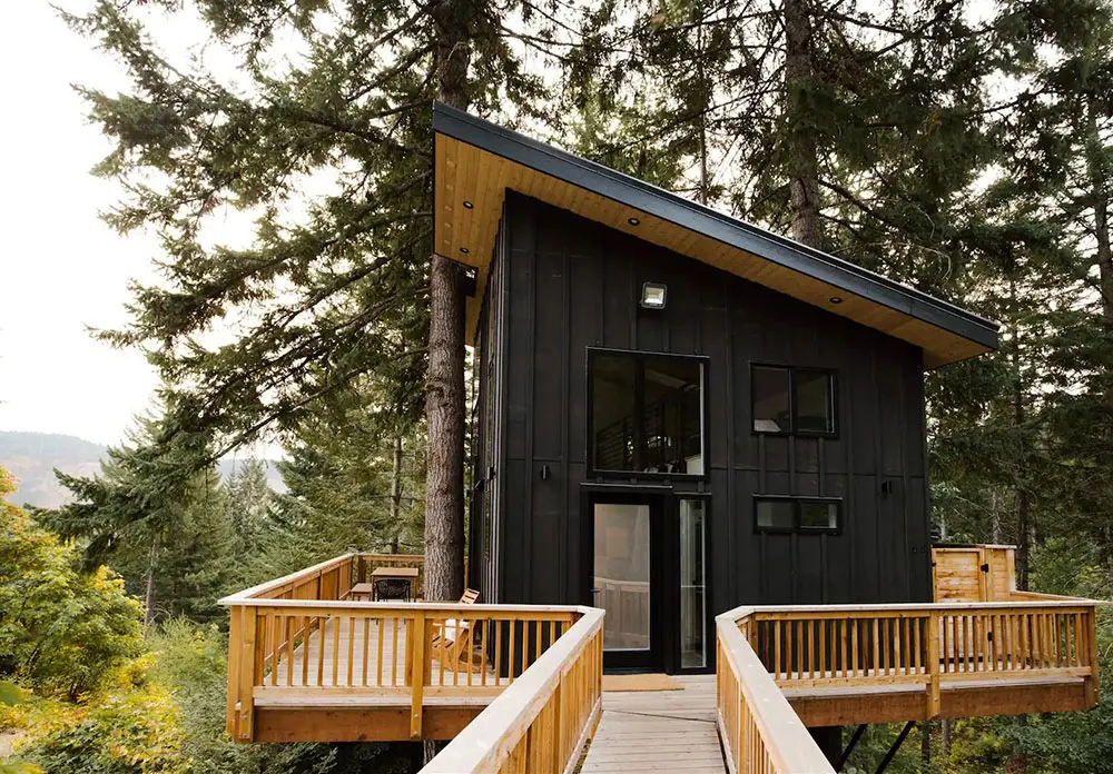 Como del infancia: pequeño pero funcional cobertizo en el árbol (46 m²) - Gallery image 1