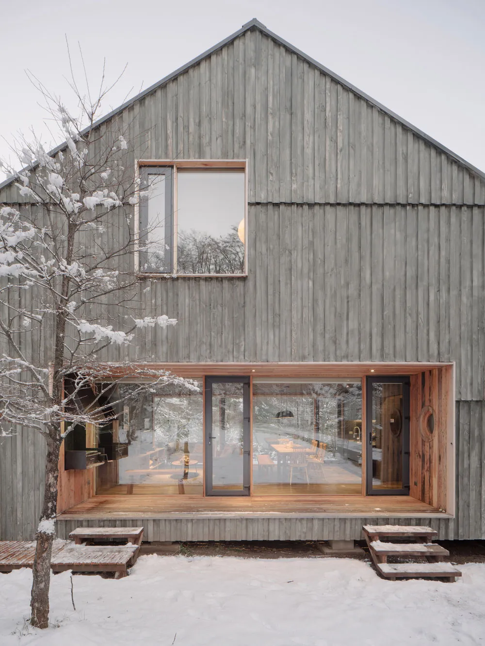 Modernes Shalé mitten im verschneiten Wald in Chile - Gallery image 20