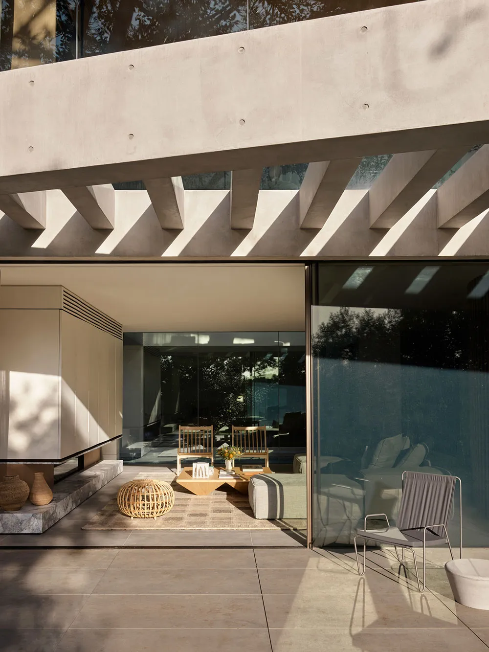 Conception moderne chaleureuse et élégante, baignant dans les rayons du soleil - Gallery image 18