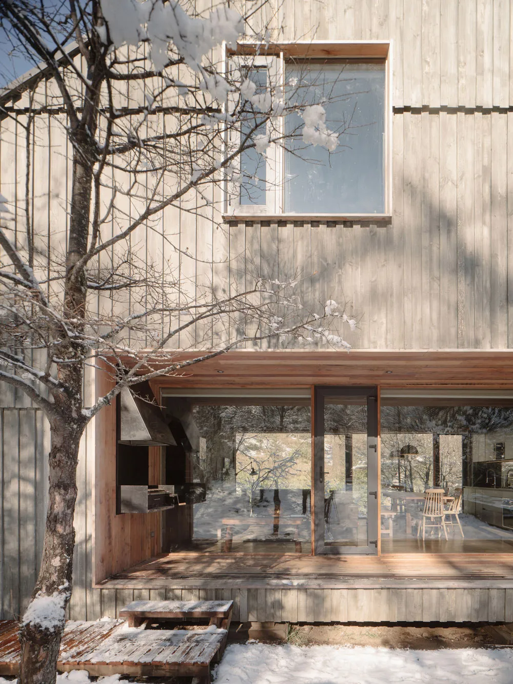 Modernes Shalé mitten im verschneiten Wald in Chile - Gallery image 12