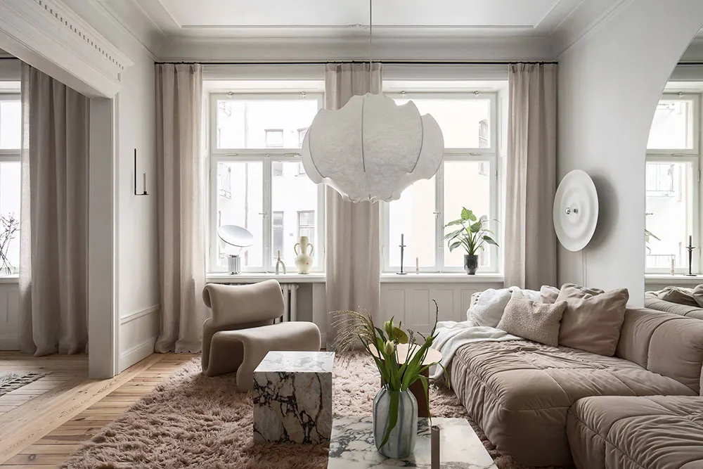 फैशनेबल फर्नीचर एवं सुंदर, तटस्थ रंग: स्टोकहोम में एक अपार्टमेंट (78 वर्ग मीटर) - Gallery image 2