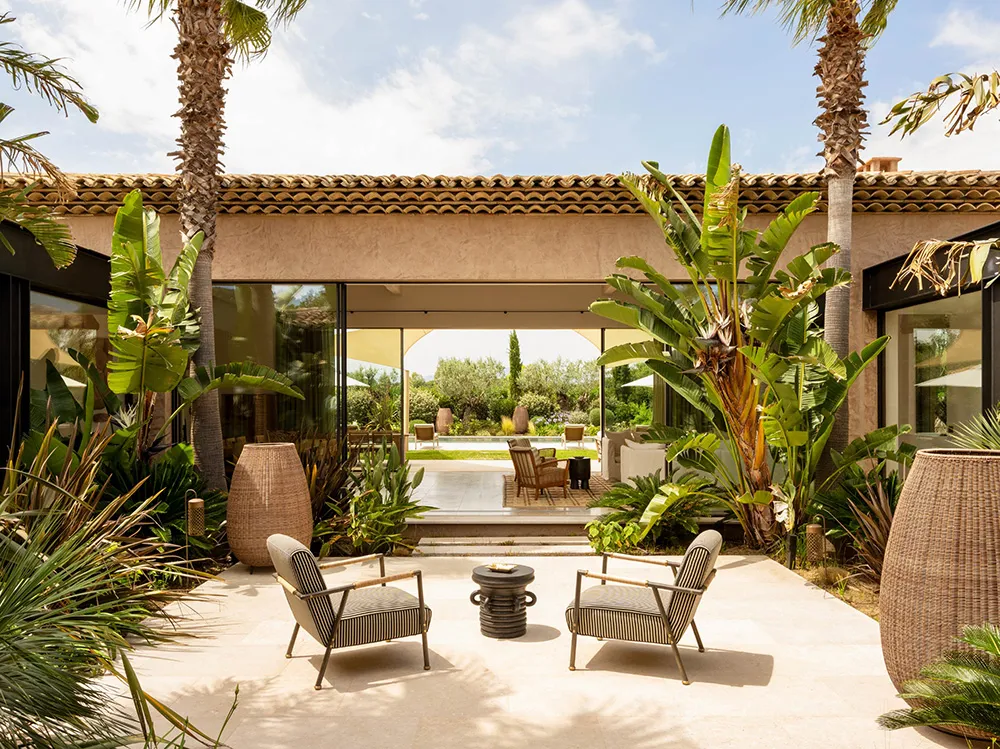 फ्रेंच रिवीरा पर स्थित एक सुंदर ग्रीष्मकालीन विला, जो बाग के साथ सामंजस्य में है। - Gallery image 2