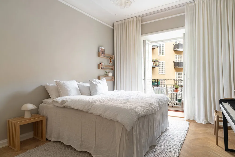 Bright and Elegant Scandinavian Interior in Stockholm (55 sqm) - Gallery image 13